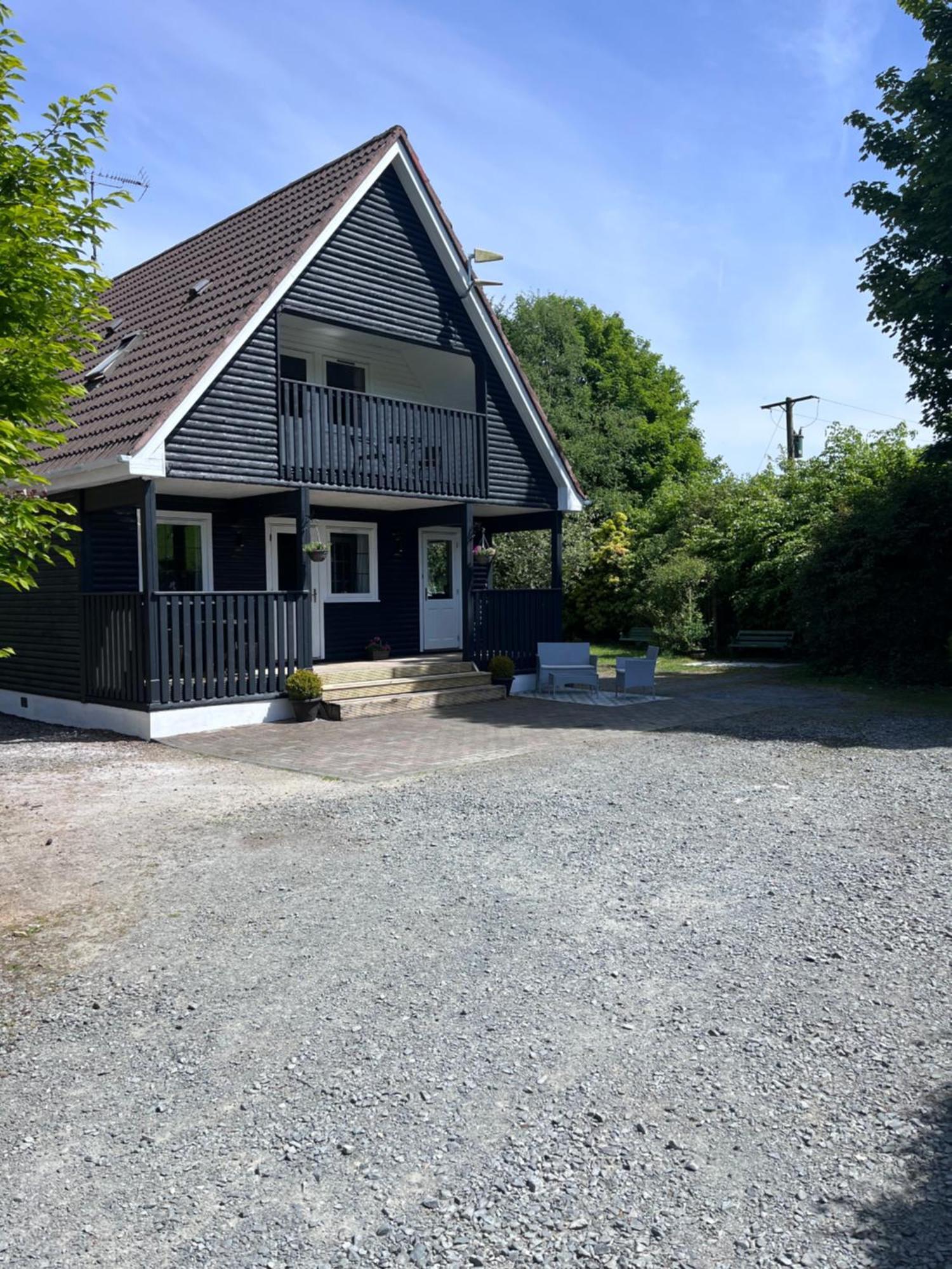 Cosy Lakeside Chalet With Option To Add Private Hot Tub Duneena Esterno foto